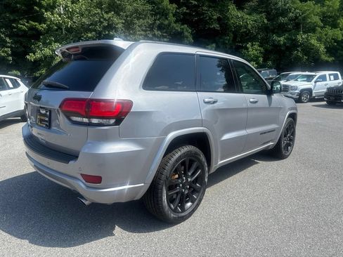 Used 2020 Jeep Grand Cherokee Altitude AWD/4WD image 6