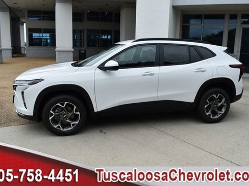 New 2025 Chevrolet Trax LT w/ Driver Confidence Package image 5