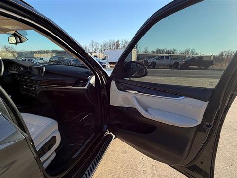 Used 2014 BMW X5 xDrive35d image 31