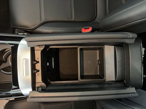 Certified 2025 Mercedes-Benz GLC 300 4MATIC image 9