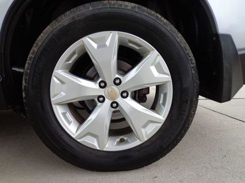 Used 2015 Subaru Forester 2.5i Limited image 11