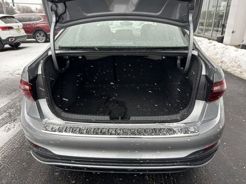 Certified 2025 Volkswagen Jetta SE image 15