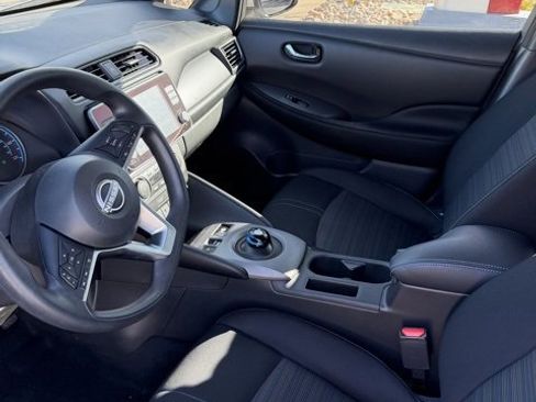 Used 2024 Nissan Leaf S image 9
