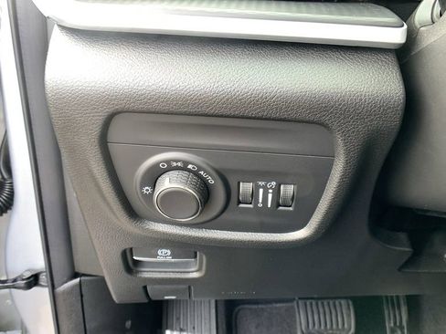 New 2025 Jeep Grand Cherokee L Altitude image 14