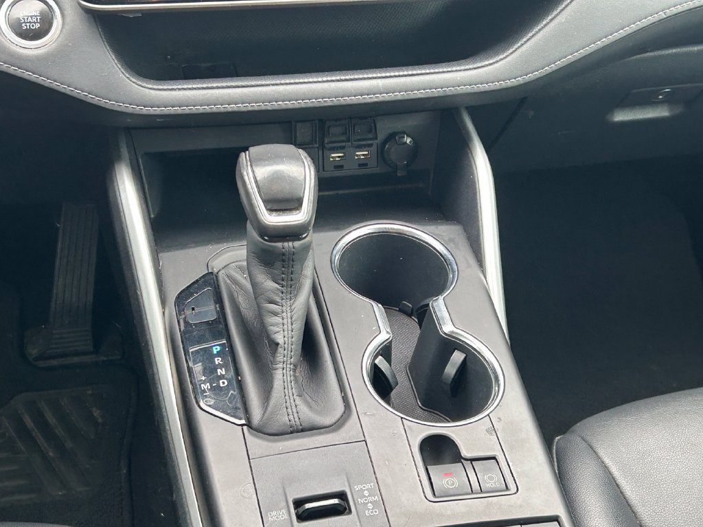 Used 2020 Toyota Highlander XLE FWD image 22