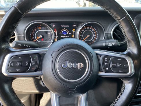 Used 2020 Jeep Gladiator Overland w/ Popular Equipment Package image 17