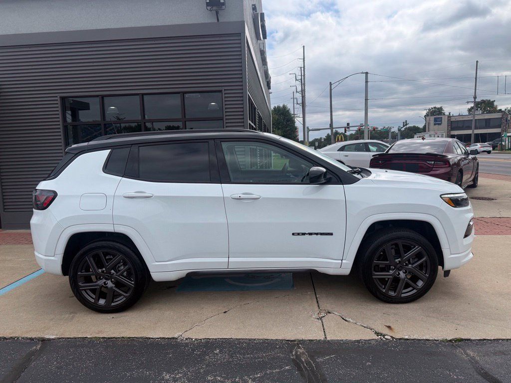 Used 2025 Jeep Compass Limited w/ High Altitude Package AWD/4WD image 4