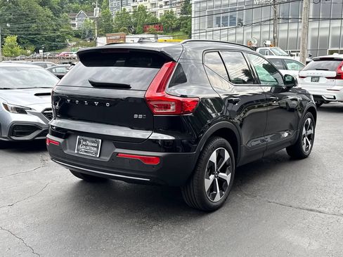 Certified 2026 Volvo XC40 B5 Plus AWD/4WD image 2
