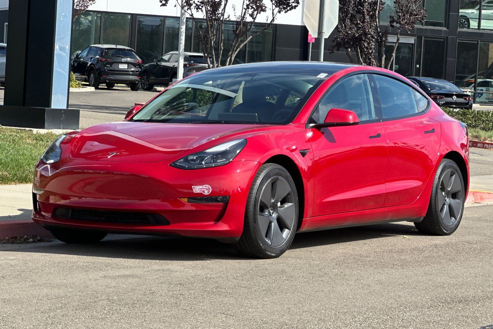 Used 2023 Tesla Model 3 Standard Range RWD image 8