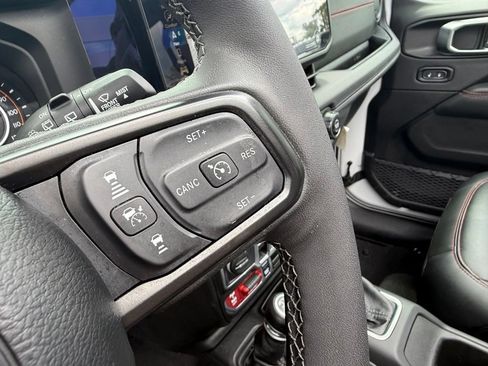 Certified 2025 Jeep Wrangler Unlimited Rubicon AWD/4WD image 30