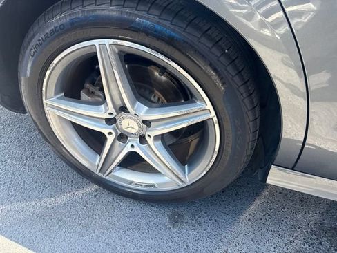 Used 2017 Mercedes-Benz E 300 4MATIC image 6