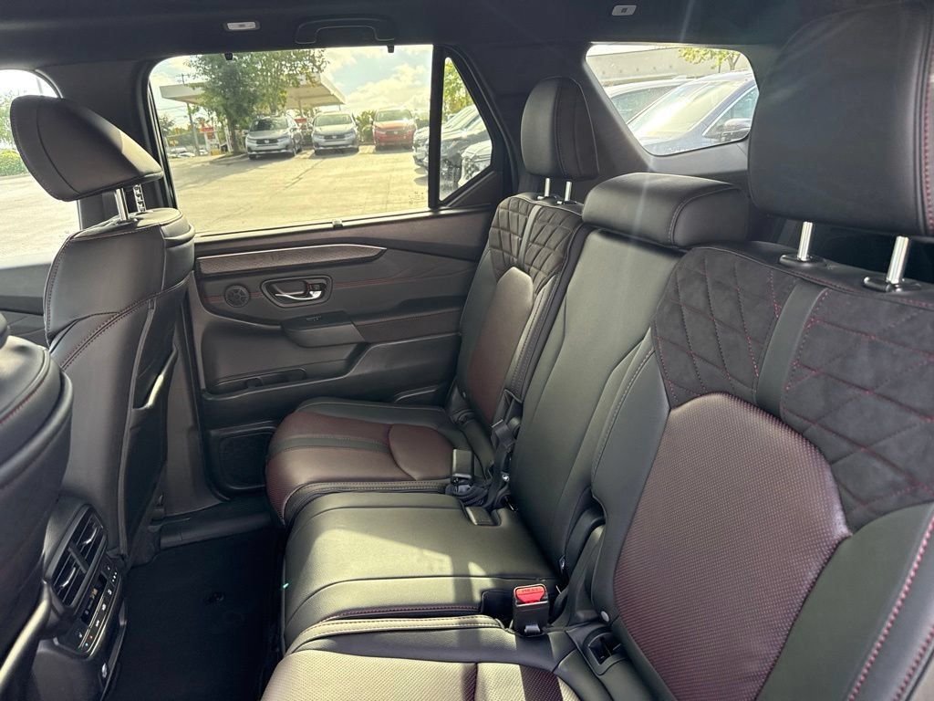 New 2026 Honda Pilot Black Edition image 11