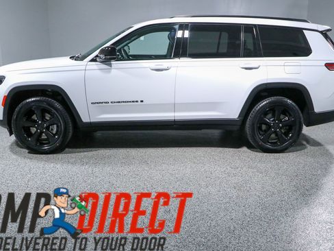 Used 2023 Jeep Grand Cherokee L Laredo AWD/4WD image 10