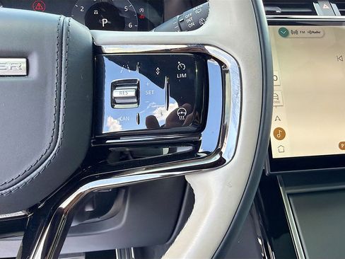 Used 2024 Land Rover Range Rover Velar Dynamic SE image 38