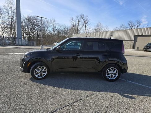 Used 2023 Kia Soul S image 12