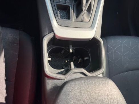 Used 2025 Toyota RAV4 XLE image 19