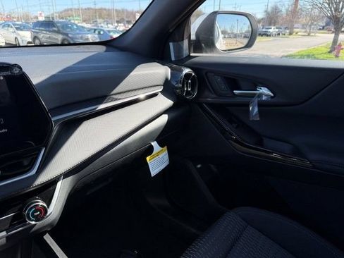 New 2026 Chevrolet Equinox LT w/ Safety and Technology Package FWD image 18