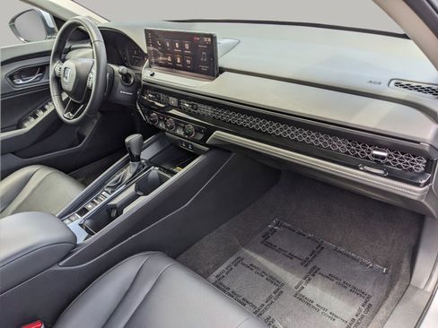 Used 2025 Honda Accord EX-L image 12