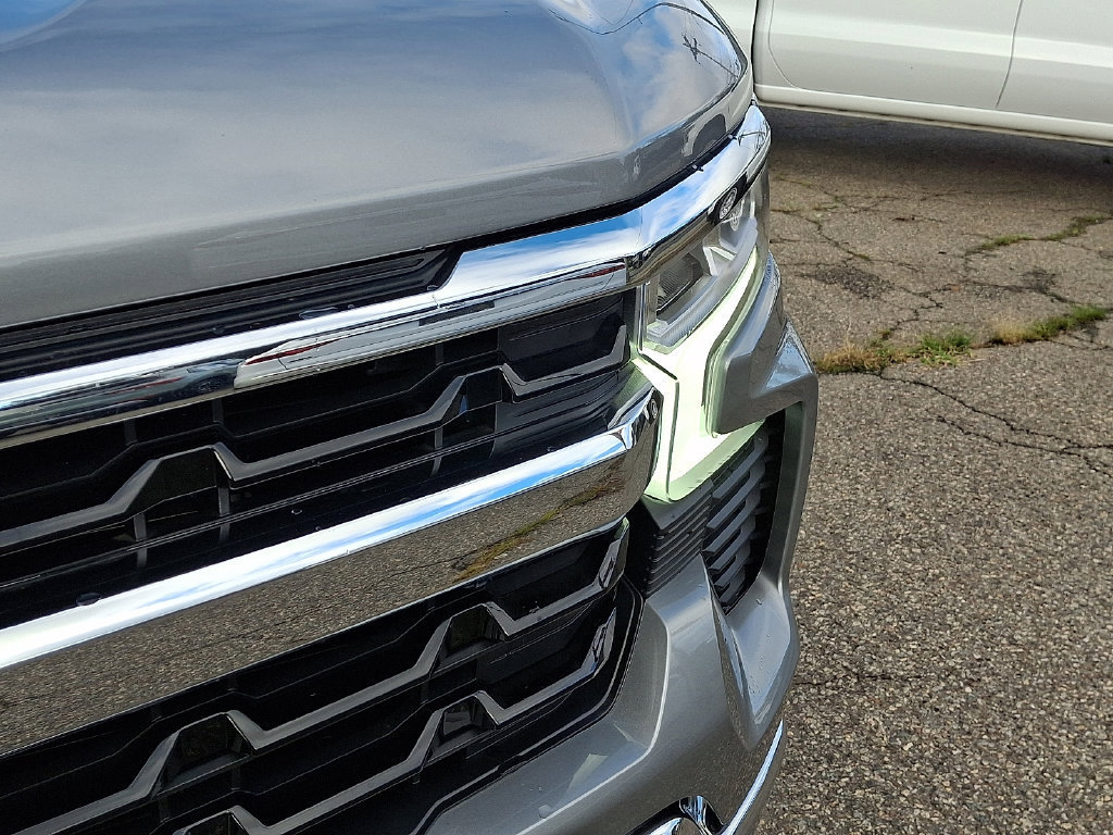 Used 2023 Chevrolet Silverado 1500 LT AWD/4WD image 15