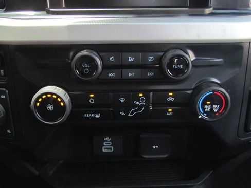 Used 2024 Ford F350 XLT AWD/4WD image 39