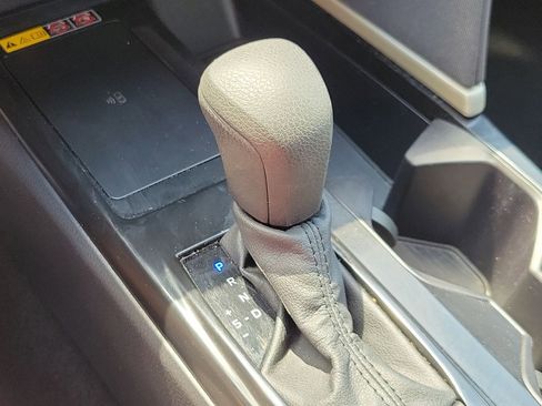 Used 2025 Toyota Camry LE image 28