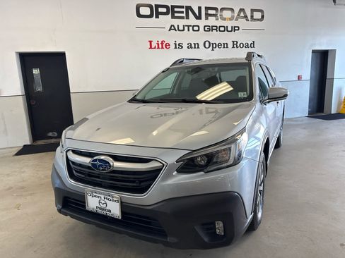 Used 2022 Subaru Outback Premium AWD/4WD image 1