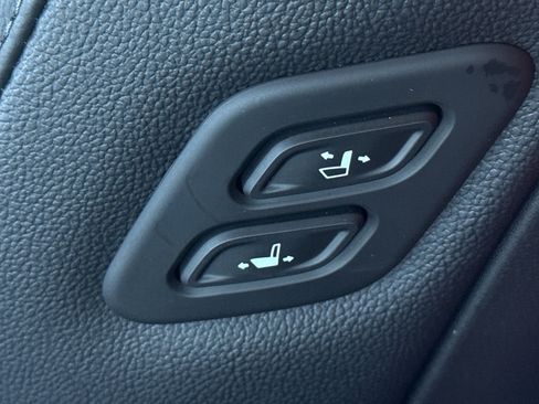 Used 2025 Kia Carnival SX Prestige FWD image 46