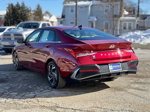 Used 2025 Hyundai Elantra SEL image 4