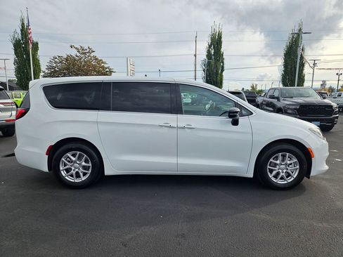 New 2026 Chrysler Voyager LX FWD image 7