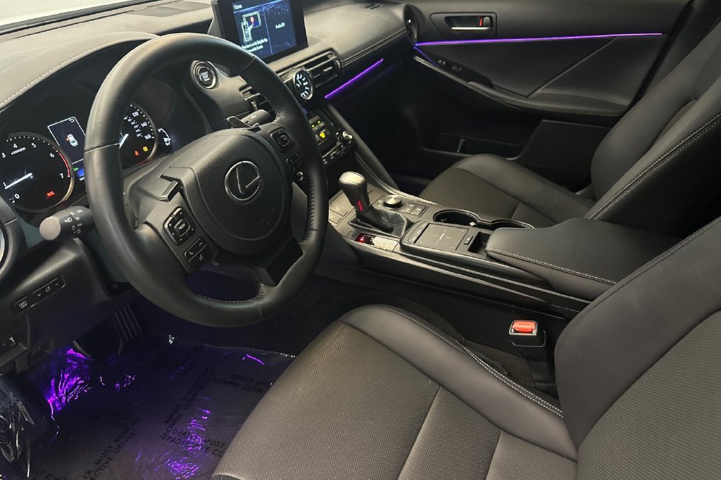 Used 2025 Lexus IS 300 RWD image 10