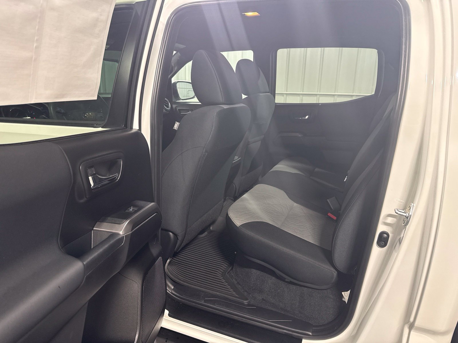 Used 2021 Toyota Tacoma TRD Off-Road w/ Blackout Package (TMS) AWD/4WD image 17