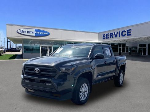 Used 2024 Toyota Tacoma SR5 AWD/4WD image 4