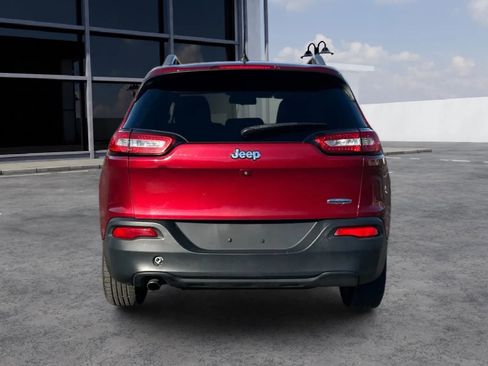 Used 2016 Jeep Cherokee Latitude w/ Cold Weather Group image 4