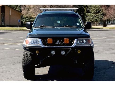Used 2004 Mitsubishi Montero Sport XLS image 3