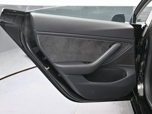 Used 2018 Tesla Model 3 Long Range image 41