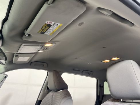 Used 2022 Toyota Highlander LE AWD/4WD image 18