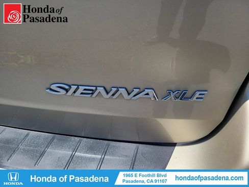 Used 2009 Toyota Sienna XLE w/ Towing Prep Pkg FWD image 32