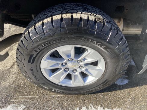 Used 2022 Chevrolet Silverado 1500 LT w/ Safety Package image 11