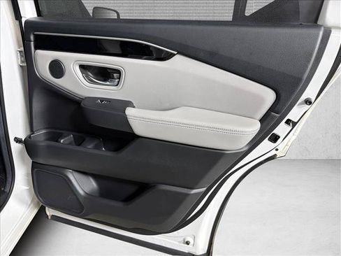 Used 2024 Honda Pilot EX-L image 16