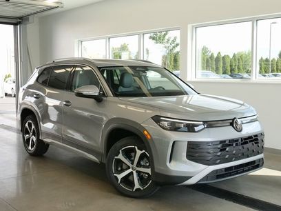 New 2025 Volkswagen Tiguan SE