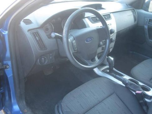 Used 2010 Ford Focus SE FWD image 9