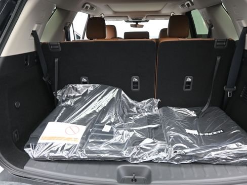 New 2026 Nissan Pathfinder Platinum AWD/4WD image 19