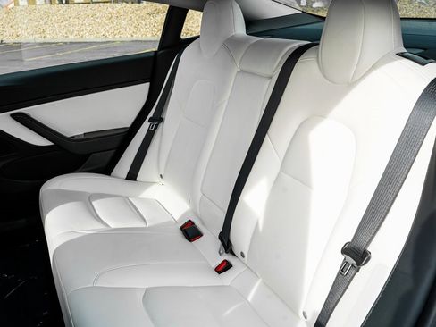 Used 2020 Tesla Model 3 Long Range image 13