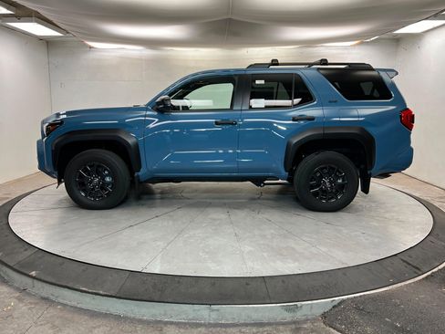 New 2026 Toyota 4Runner SR5 image 2