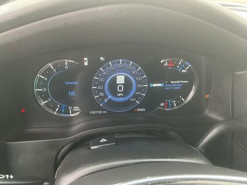 Used 2017 Cadillac Escalade Premium Luxury image 32