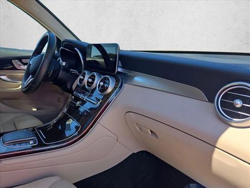 Used 2021 Mercedes-Benz GLC 300 GLC 300 image 21