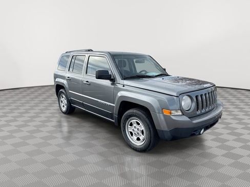 Used 2014 Jeep Patriot Sport image 2