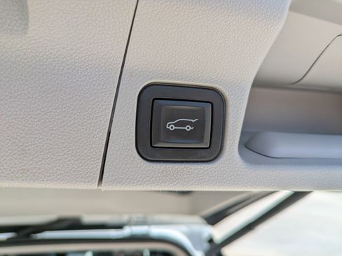 Used 2019 GMC Acadia SLT FWD image 12