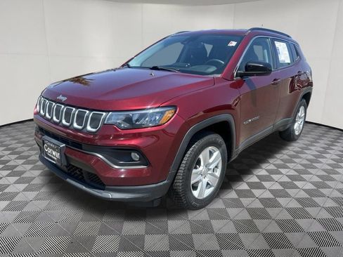 Used 2022 Jeep Compass Latitude AWD/4WD image 3