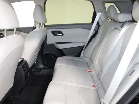 Used 2024 Nissan Rogue SL FWD image 18